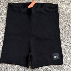 Alo Knit Short Size Medium